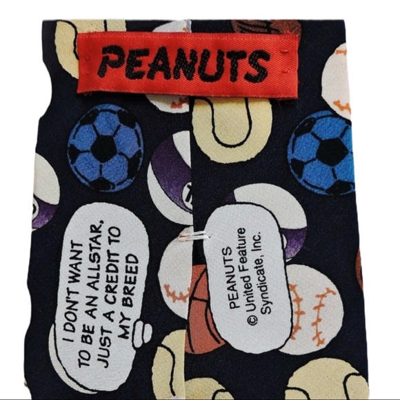 Snoopy Sports Balls Silk Tie - Picture 3 of 3